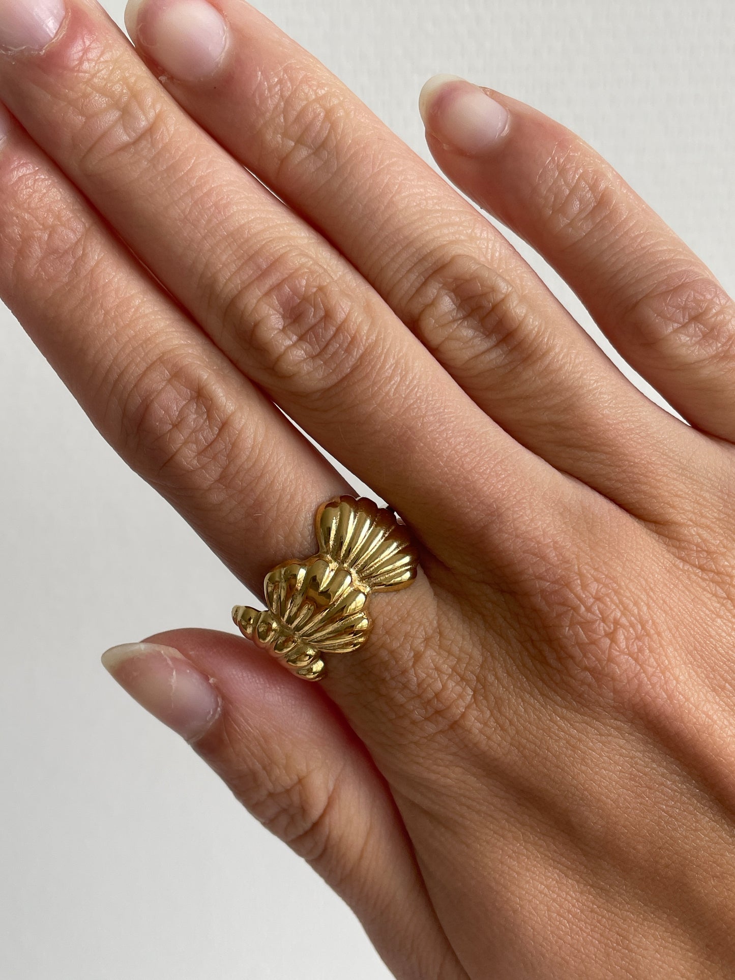 Ring met schelpjes goud