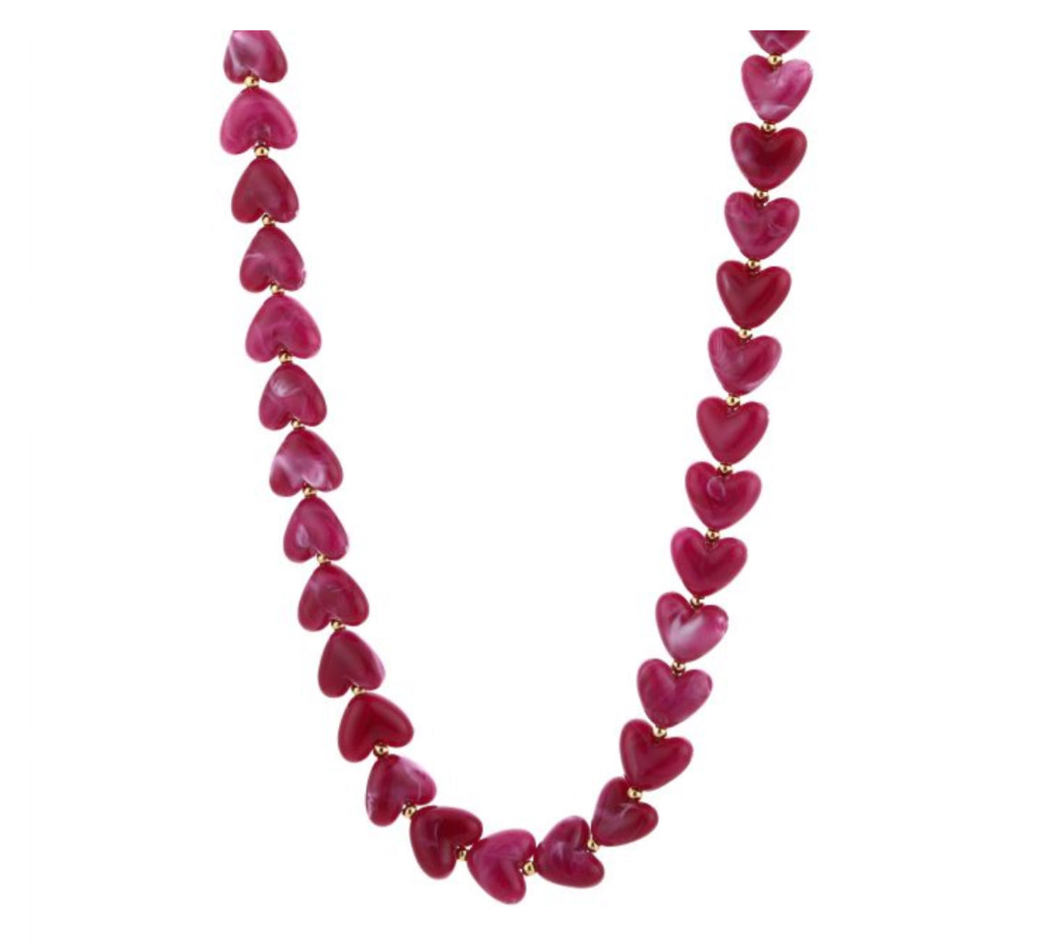 Ketting met fuchsia hartjes