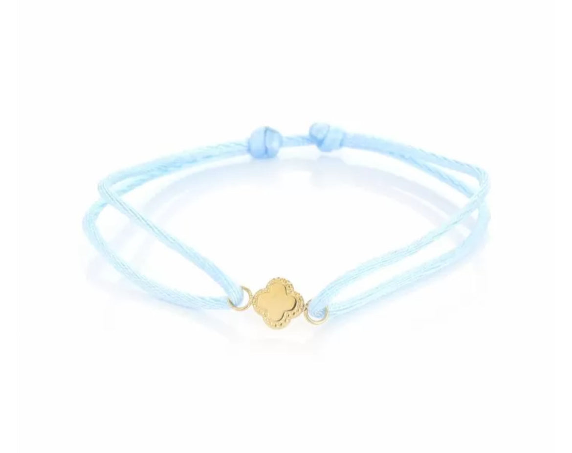 Armband satin met klaver licht blauw