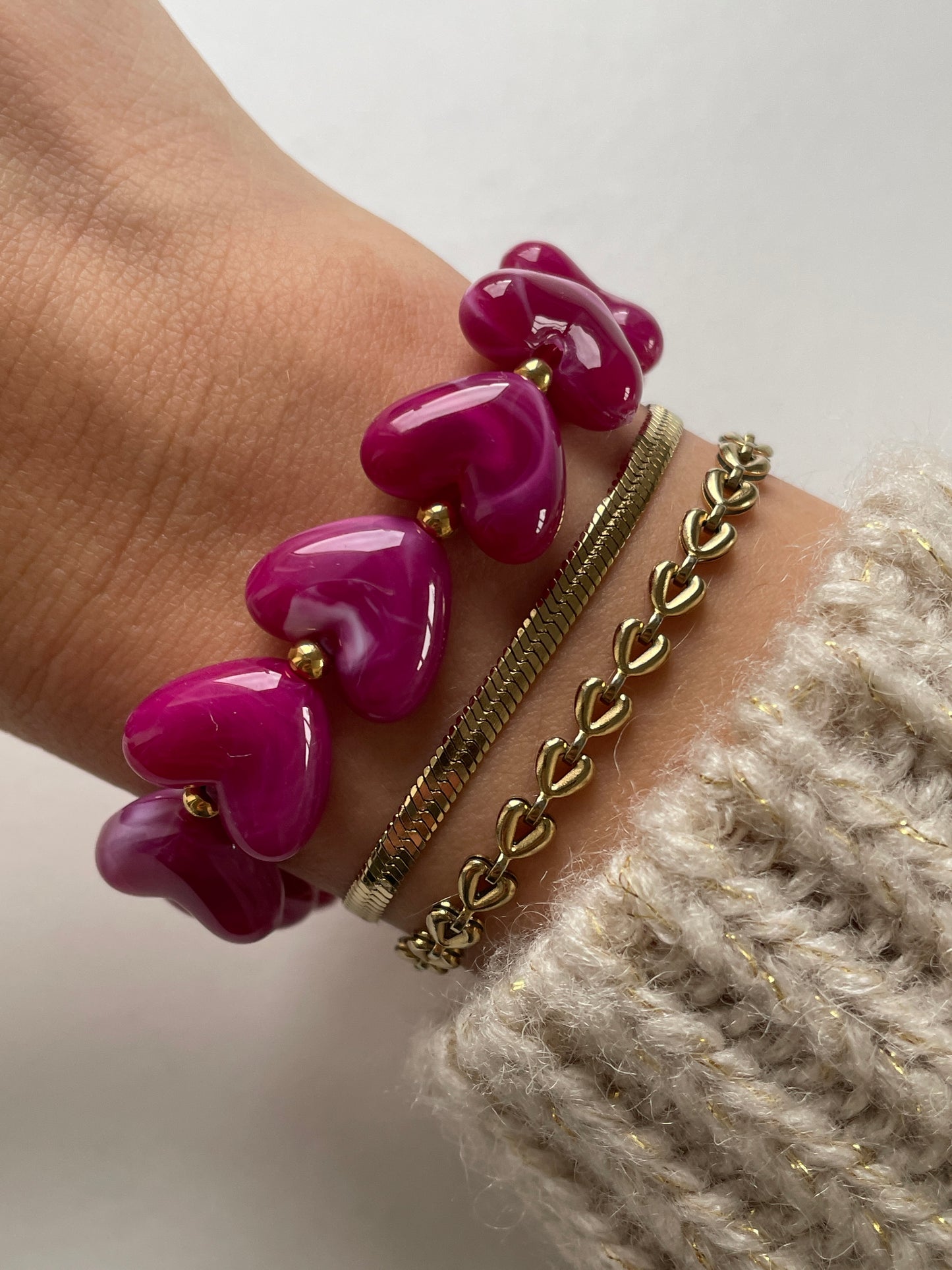 Armband met paarse hartjes kralen