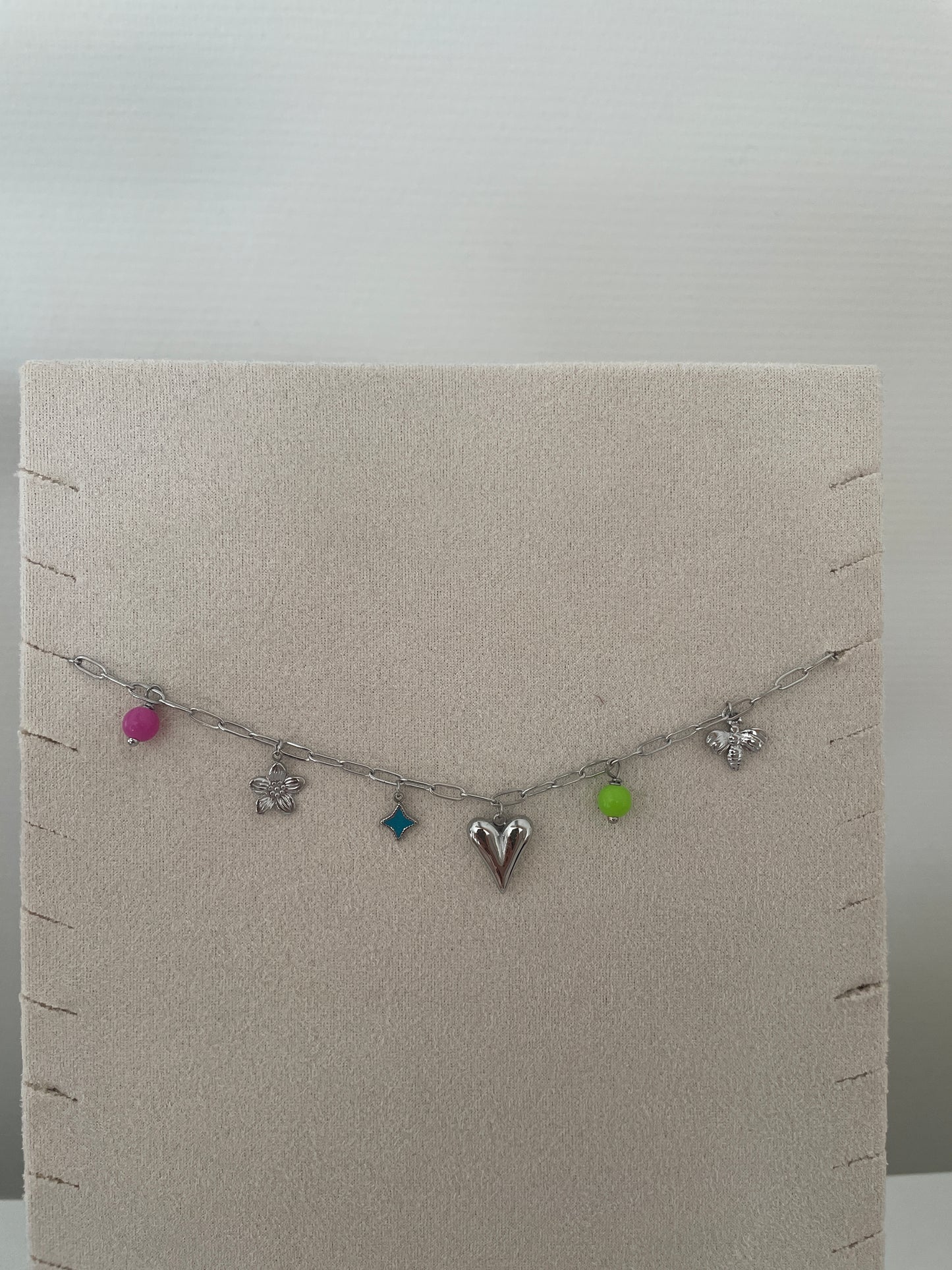Bedelketting met gekleurde steentjes zilver