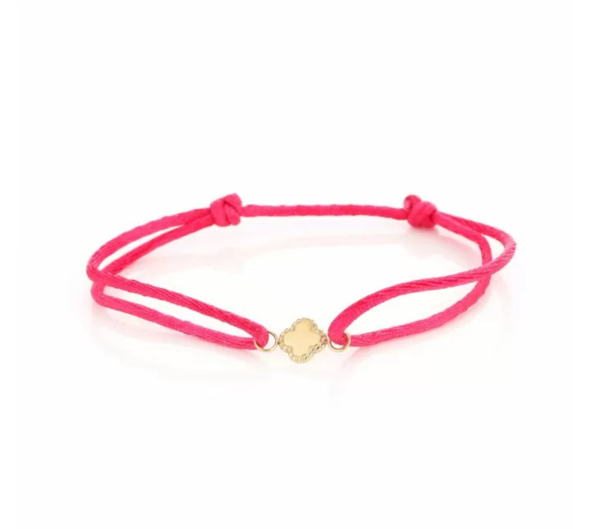Armband satin met klaver fuchsia