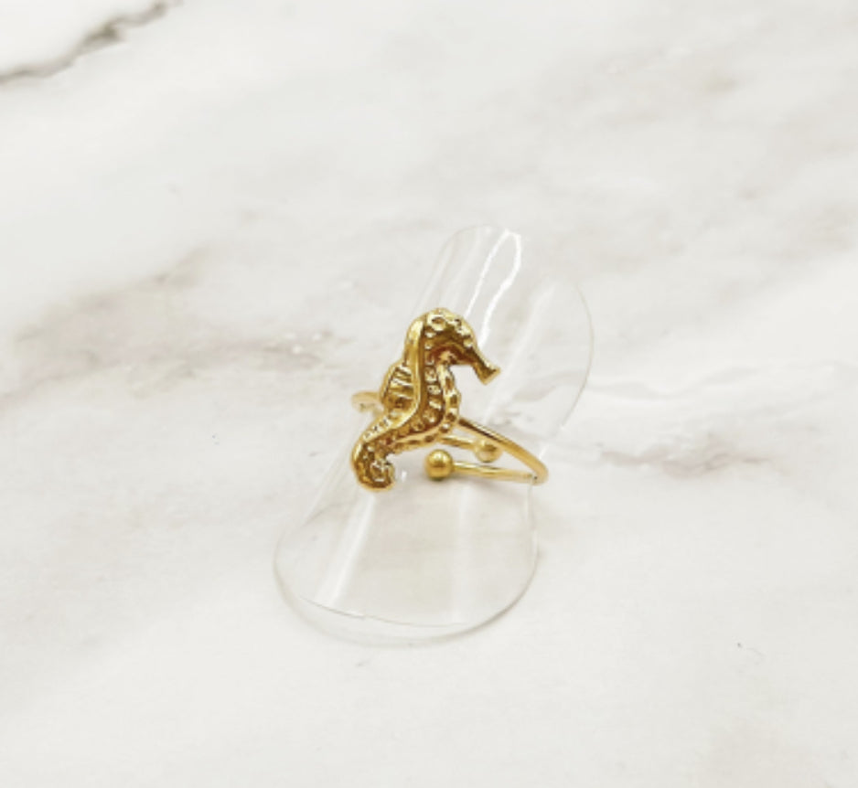 Ring zeepaardje goud