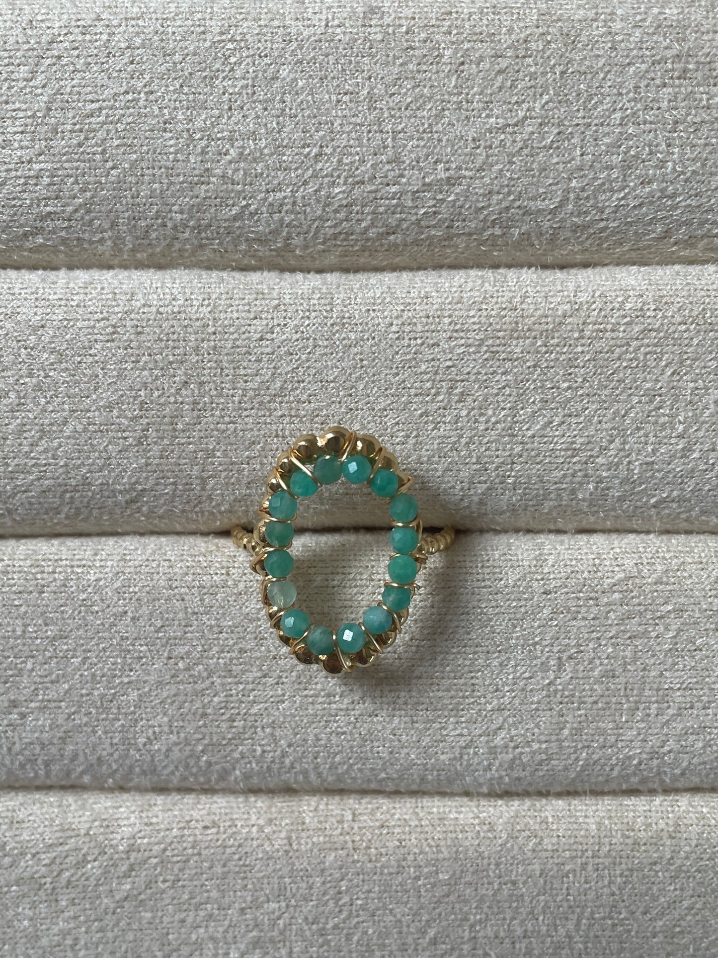 Ring ovaal met kraaltjes turquoise