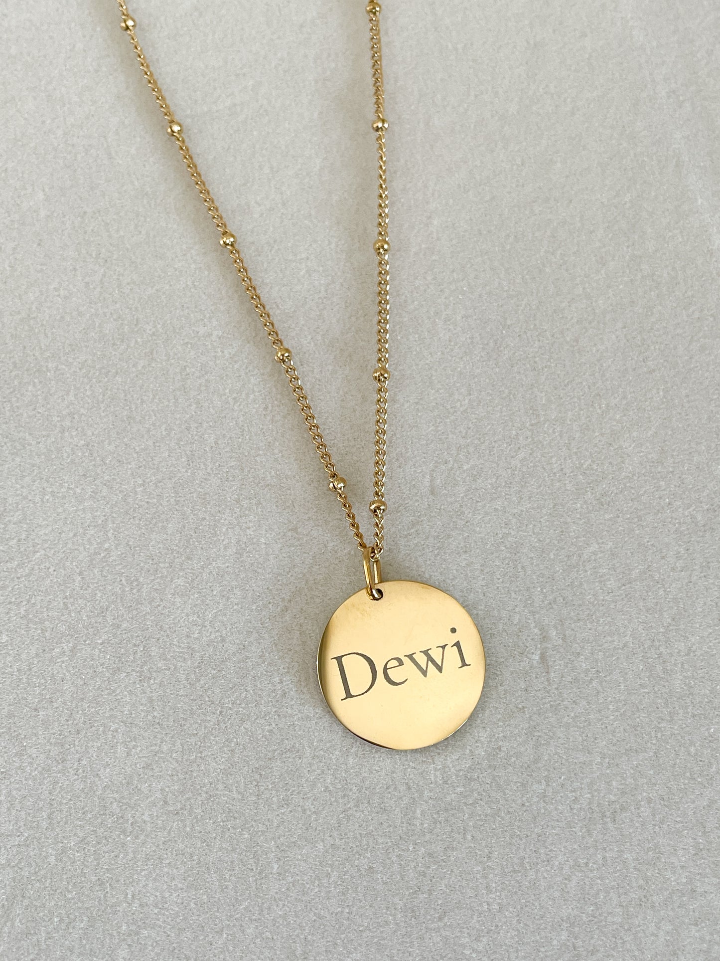 Gegraveerde ketting met naam goud