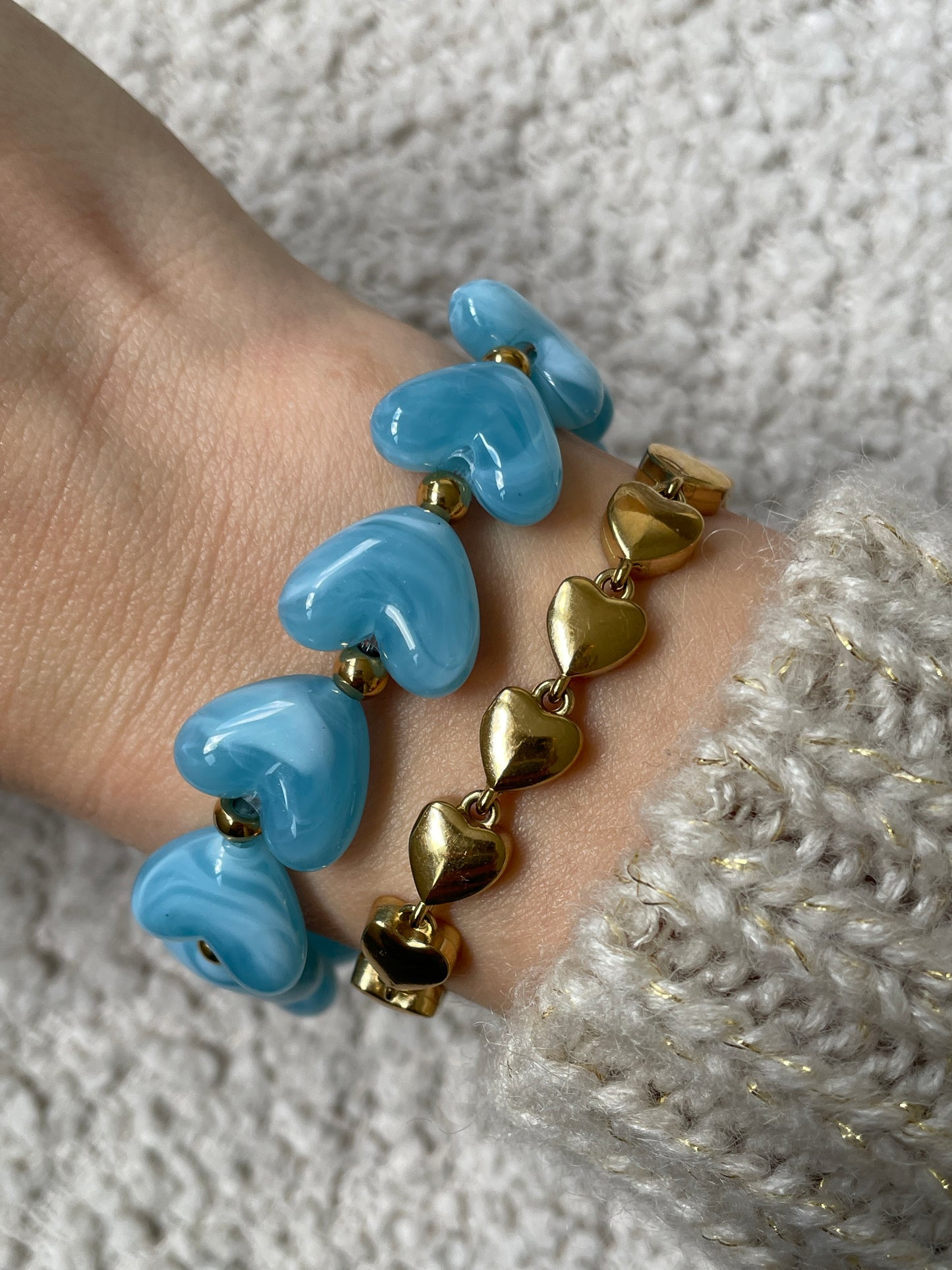 Kralen armband met hartjes blauw