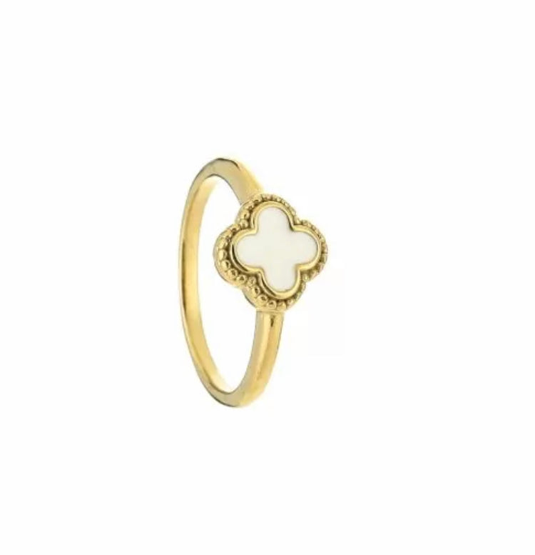 Ring clover wit