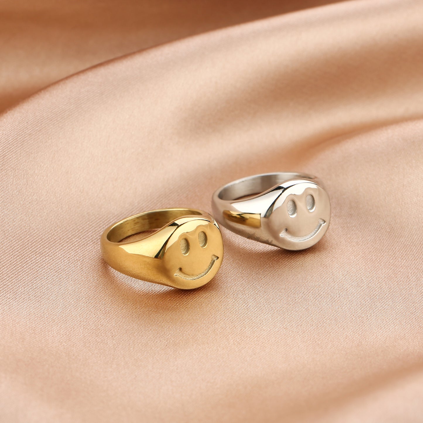 Ring smile goud