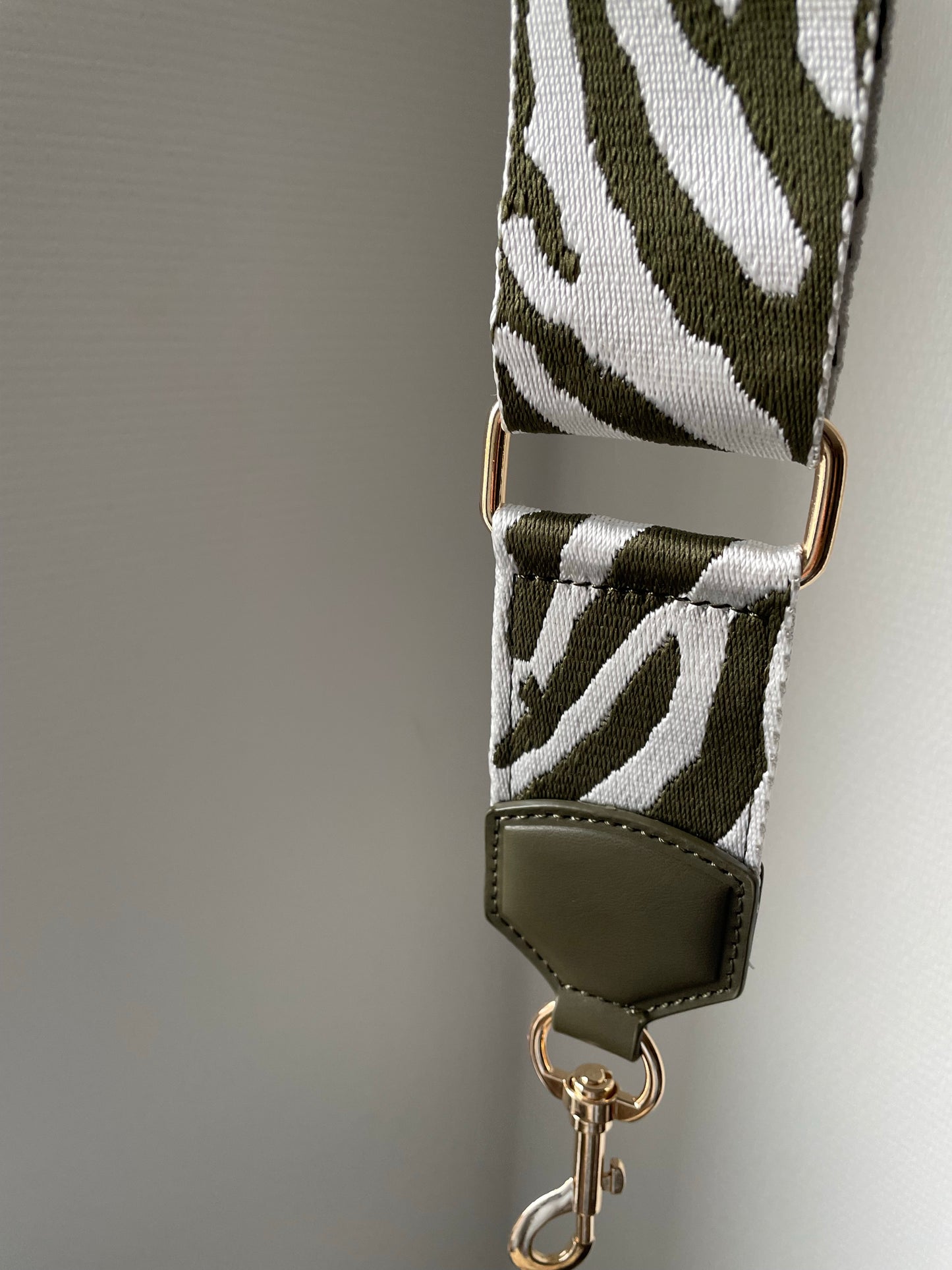 Tassen strap Zebra khaki