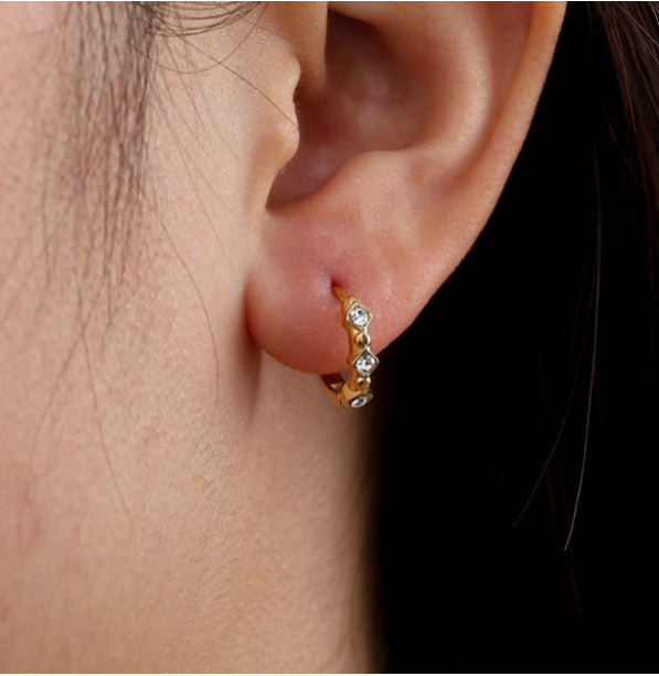 Mini Hoops met steentjes goud