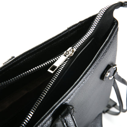 Schoudertas Kaat navy (met product fout)