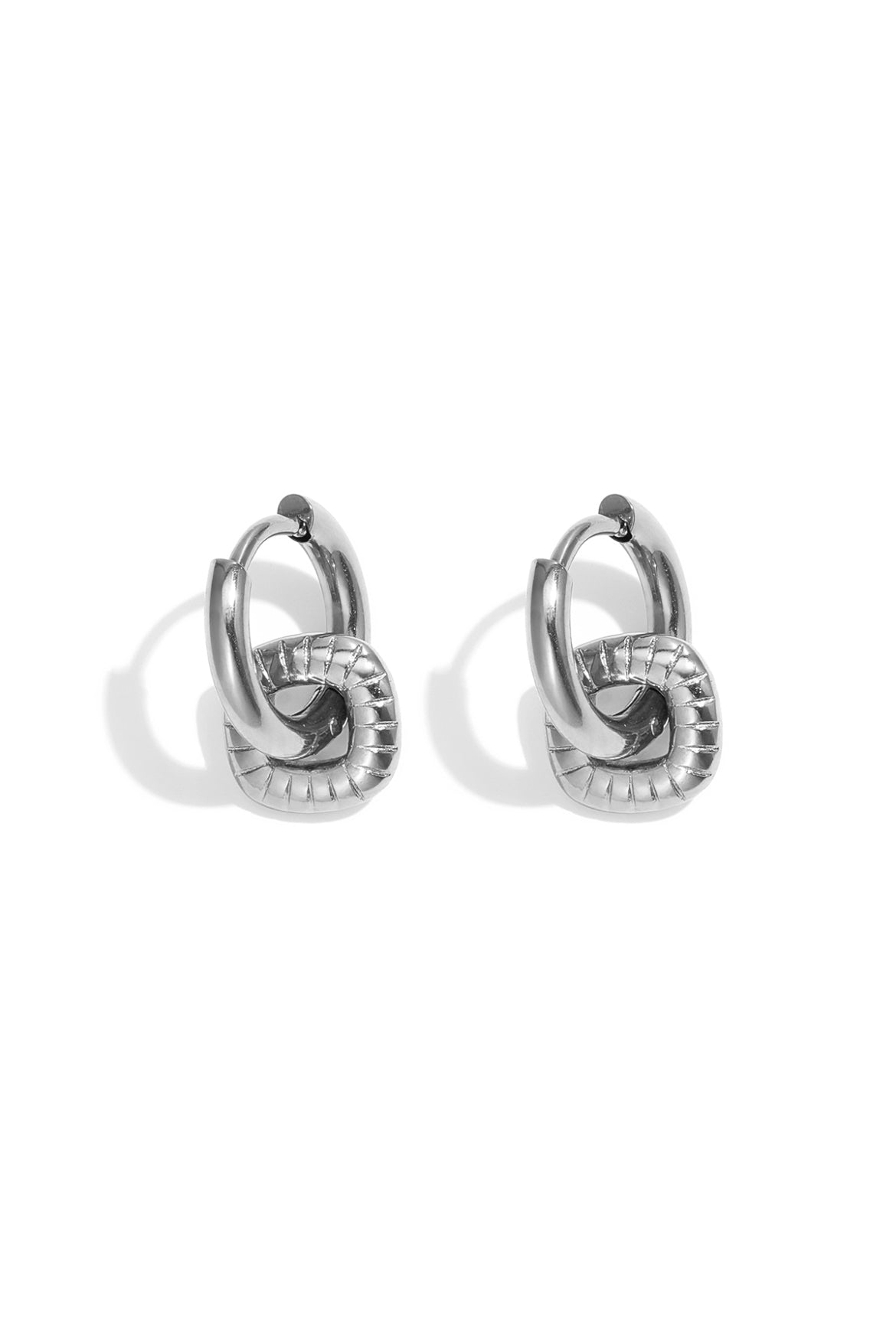 Oorbellen met vierkantje ringetjes zilver