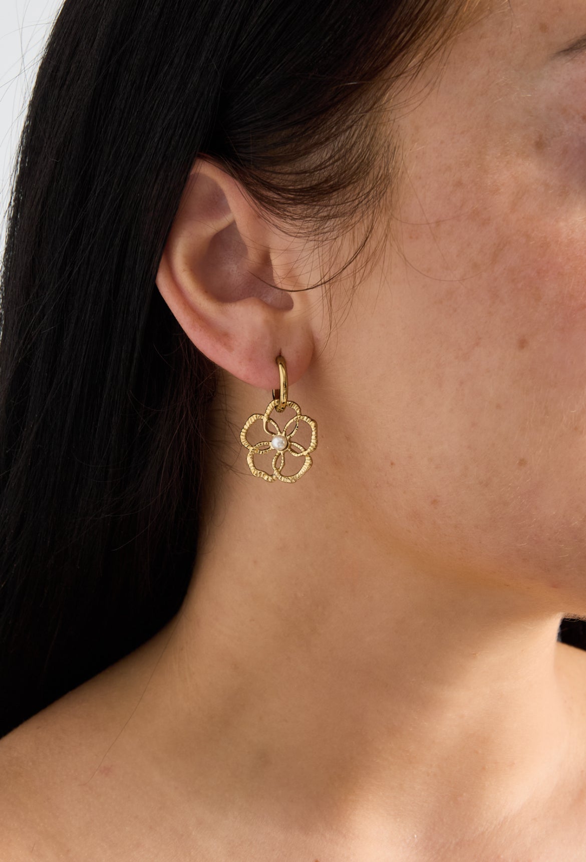 Oorbellen met bloem goud