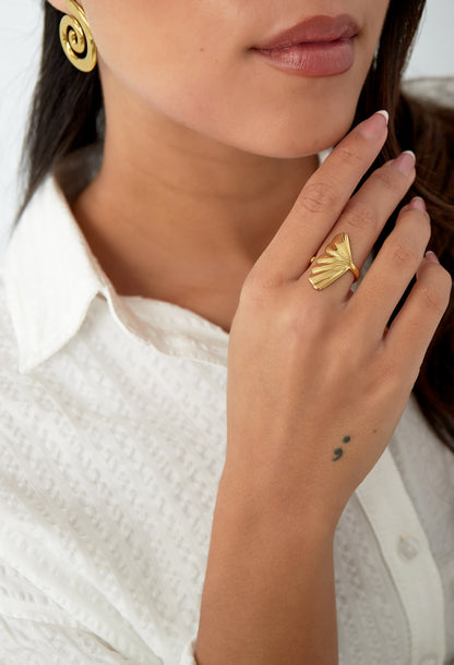 Statement ring met platte schelp goud of zilver