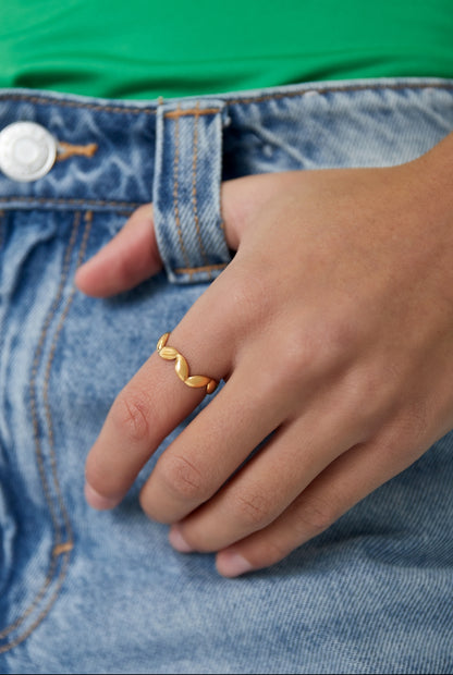Ring wavy goud