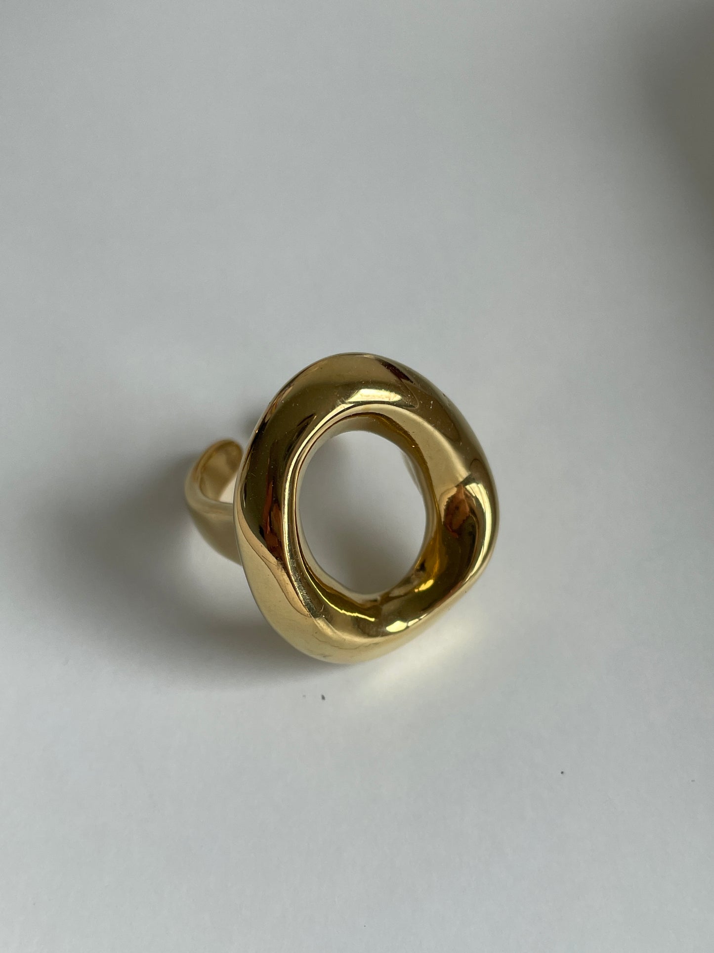 Ring rond groot goud
