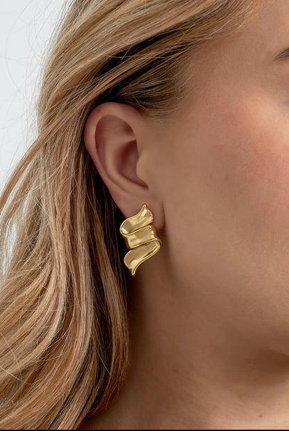 Oorbellen met swirl goud