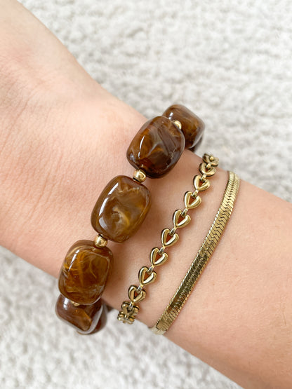 Kralen armband met bruine vierkante kralen
