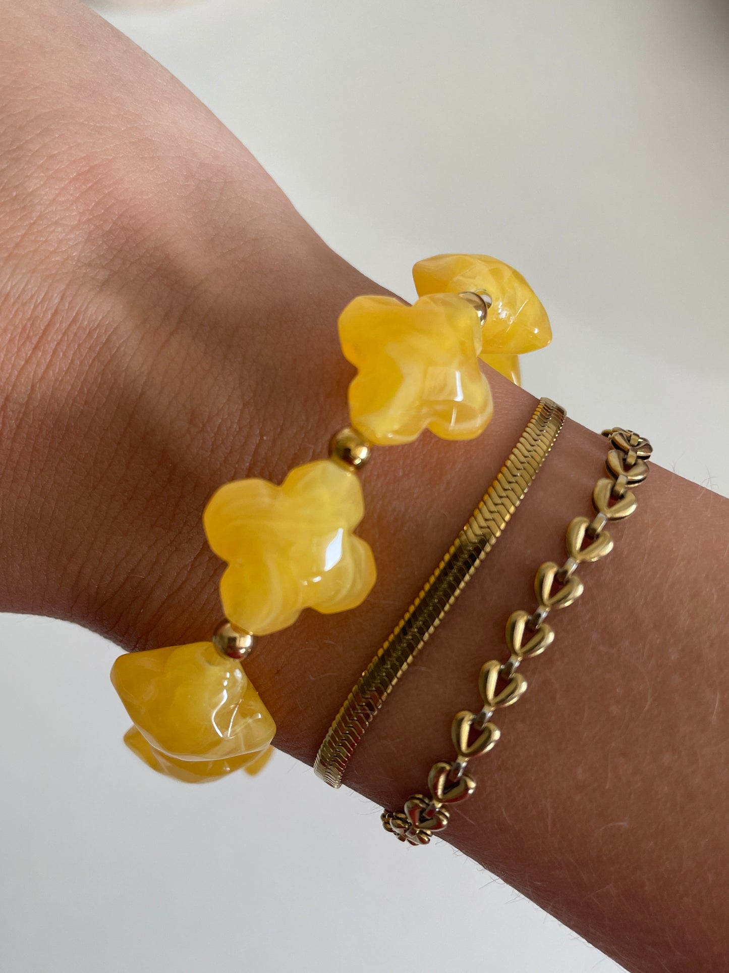 armband met klaver kralen geel